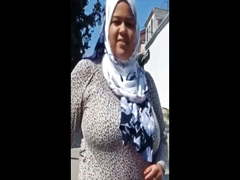 Arabian chubby milf with huge natural boobs spy in street