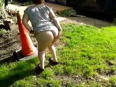 Flashing in a riverside pub garden