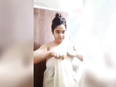 MY girlfriend take a shower